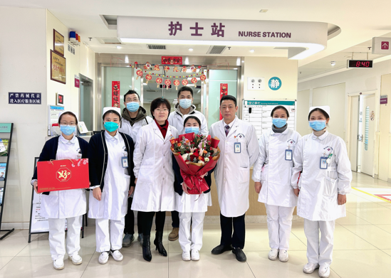 新春送祝福，关怀暖人心——惠山三院领导班子大年初一慰问一线医务人员