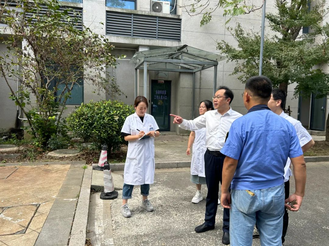 迎华诞、保安全、护稳定——惠山三院开展国庆节前安全检查