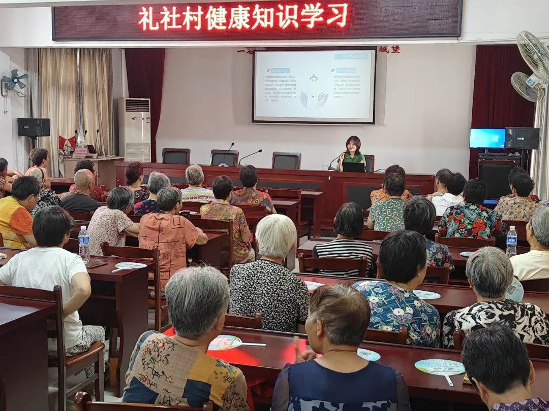 消除肝炎 积极行动——惠山三院开展“世界肝炎日”宣传活动