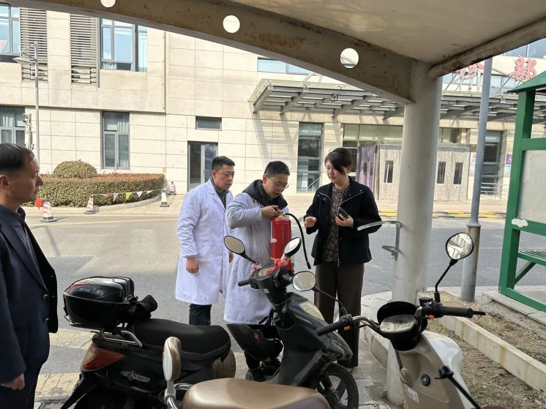 紧绷“安全弦” 守好“平安关”——惠山三院开展节前安全大检查