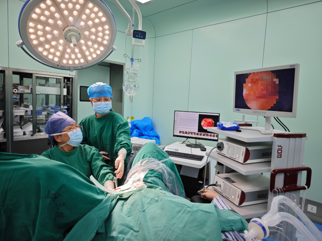 惠山三院妇科团队成功“拆弹”，为患者切除巨大子宫肌瘤