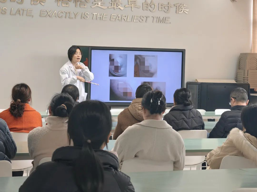 “守护女性生命‘腺’,绽放自信与美丽”——惠山三院走进学校开展甲乳疾病健康宣讲和义诊活动