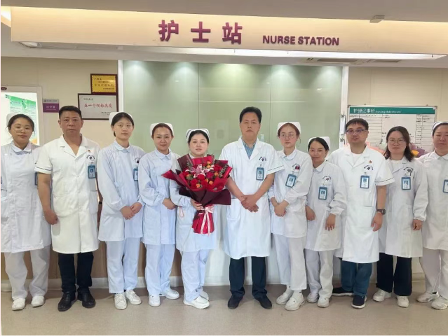 致敬护士，礼赞天使——惠山三院举行“5·12”国际护士节慰问活动和优秀护士表彰大会