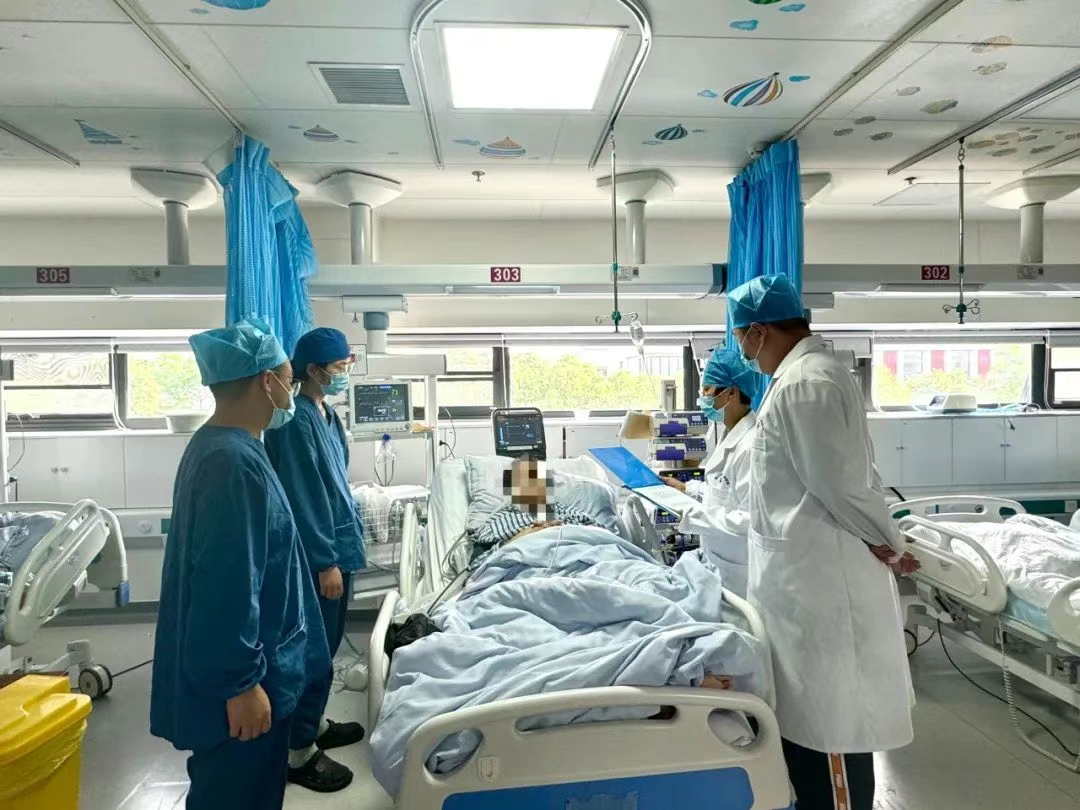 争分夺秒!惠山三院多学科联合抢救为七旬老人“重启生命”