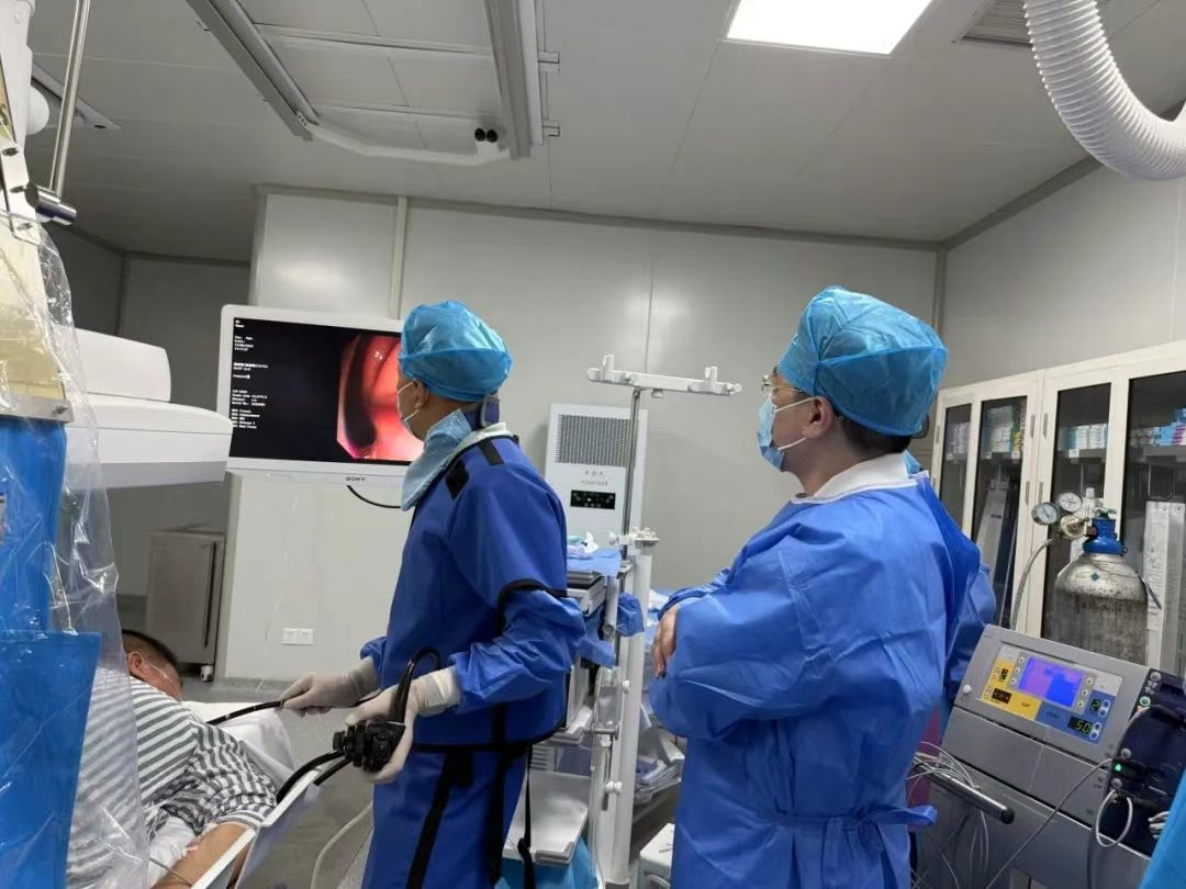 胆道结石，不用开刀——惠山三院消化内科成功完成一例经内镜奥狄氏括约肌切开取石术