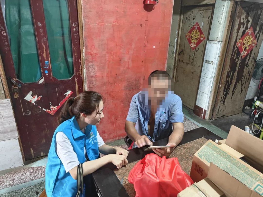 惠山区第三人民医院(玉祁街道社区卫生服务中心)开展辖区居民健康素养调查与成人烟草流行调查工作